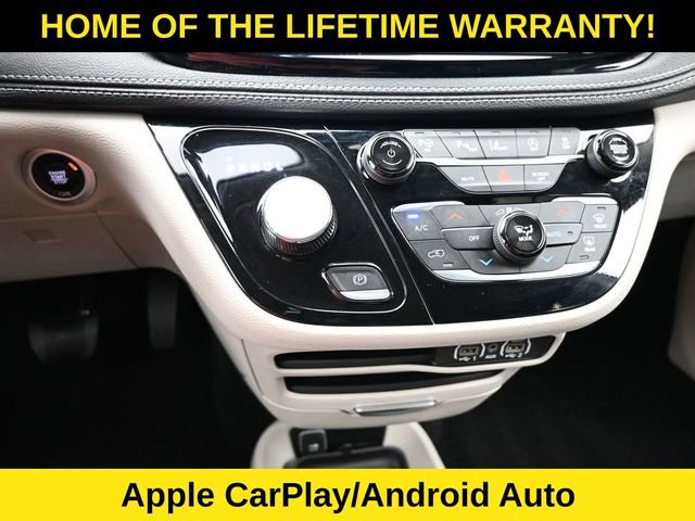 Used 2024 Chrysler Pacifica Touring-L image 31
