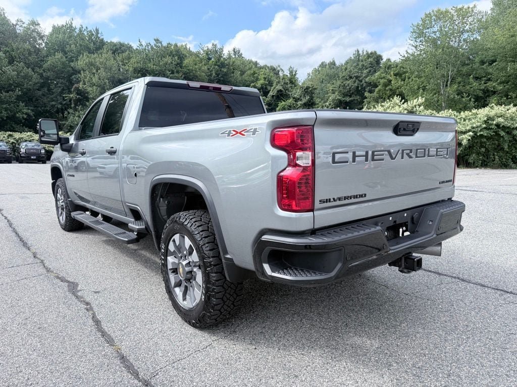 Used 2024 Chevrolet Silverado 2500 Custom w/ Custom Value Package AWD/4WD image 4