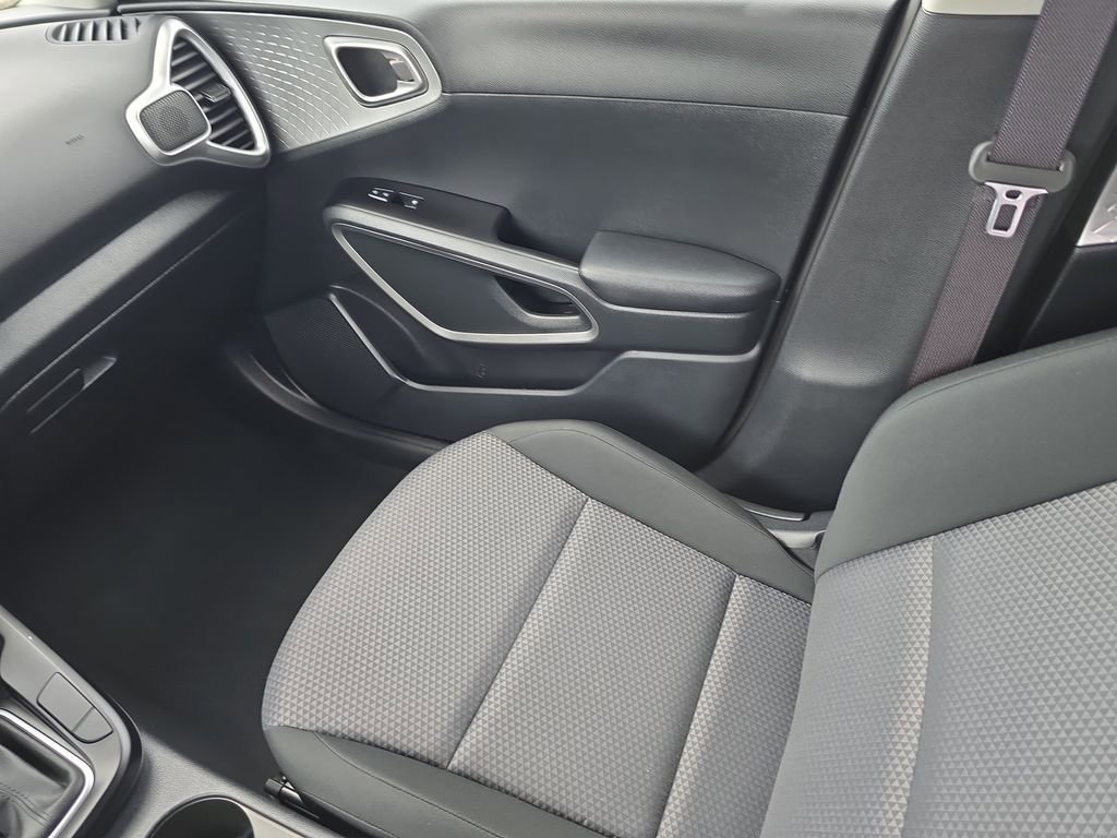 Certified 2025 Kia Soul LX image 15