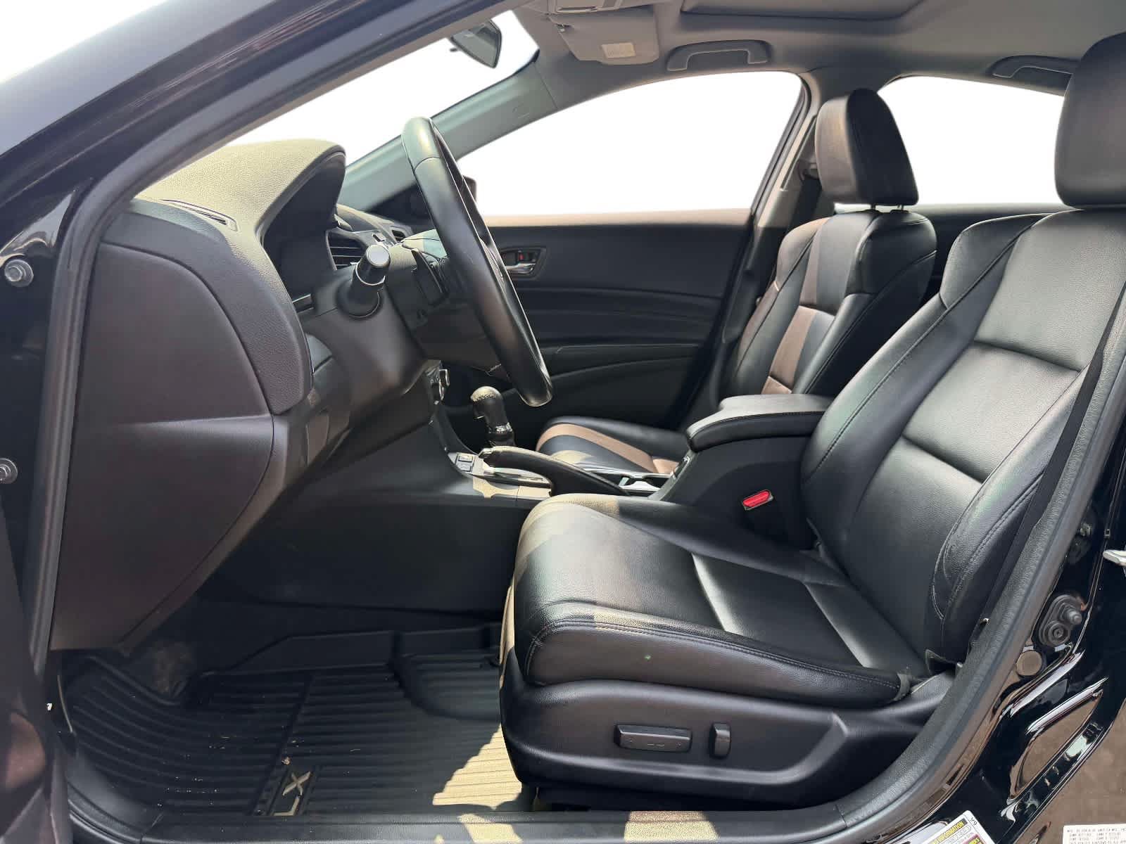 Used 2017 Acura ILX FWD image 10