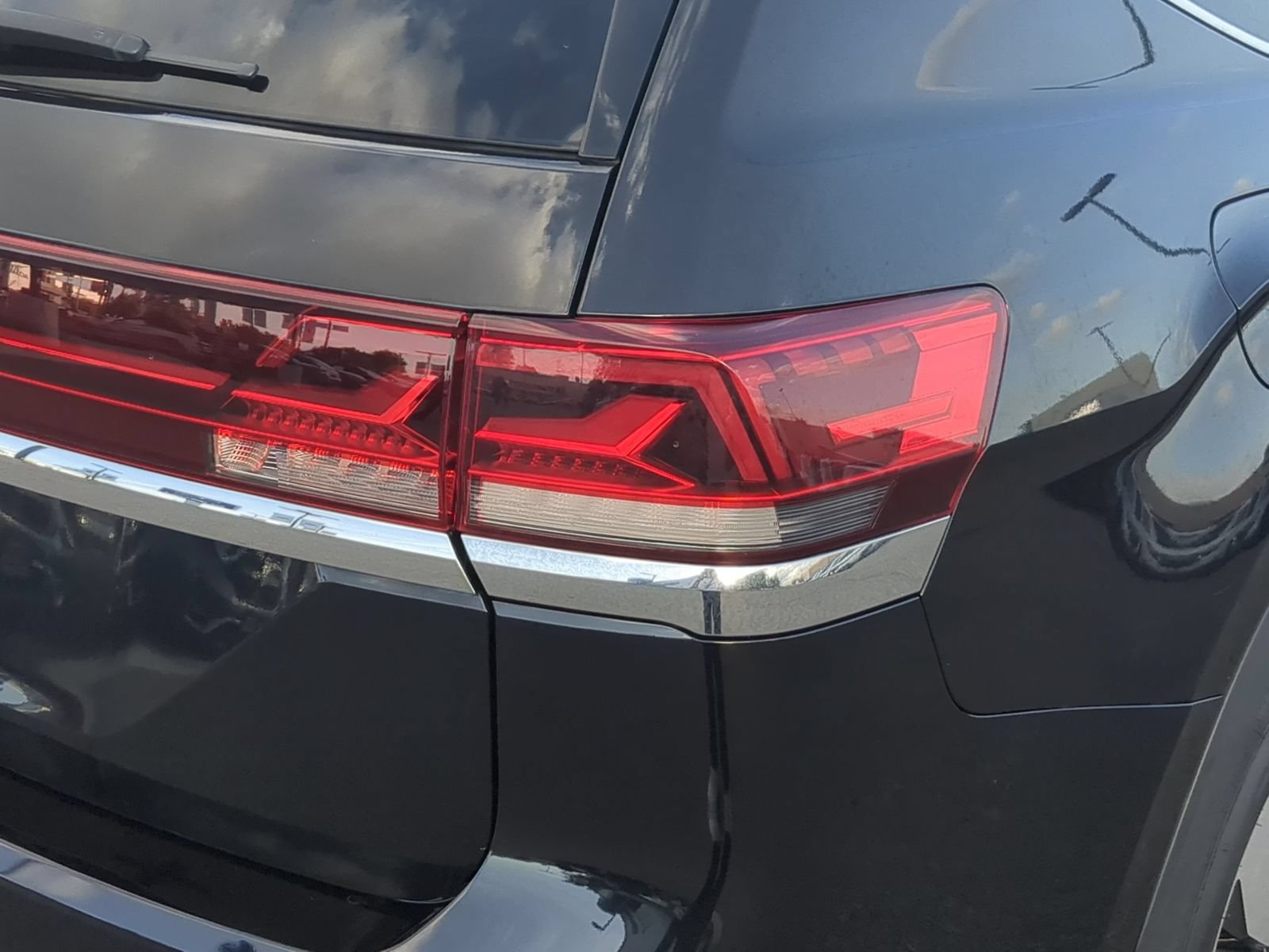 Used 2024 Volkswagen Atlas SE FWD image 11