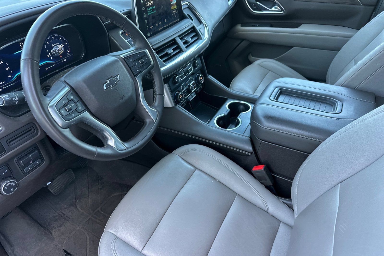 Used 2023 Chevrolet Tahoe Z71 w/ Luxury Package AWD/4WD image 10