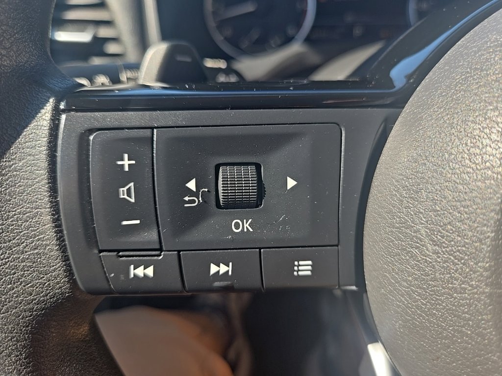 Used 2022 Nissan Rogue SV AWD/4WD image 14