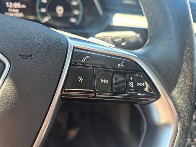 Used 2024 Audi Q8 e-tron Premium Plus AWD/4WD image 33