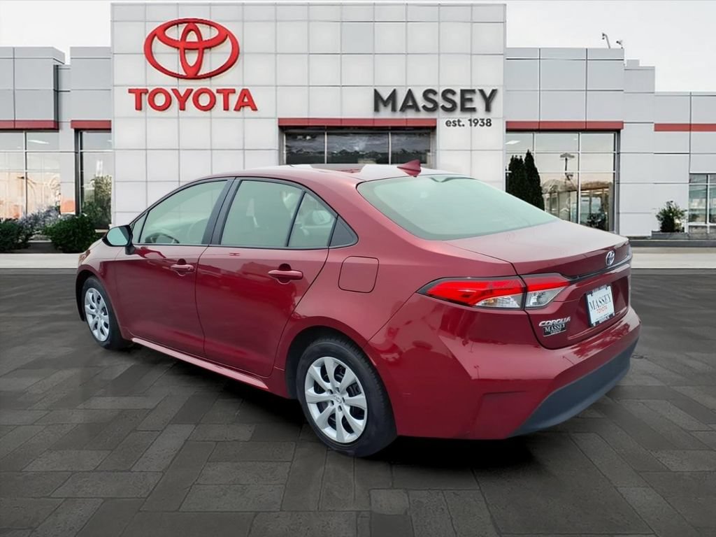 Used 2025 Toyota Corolla LE FWD image 5