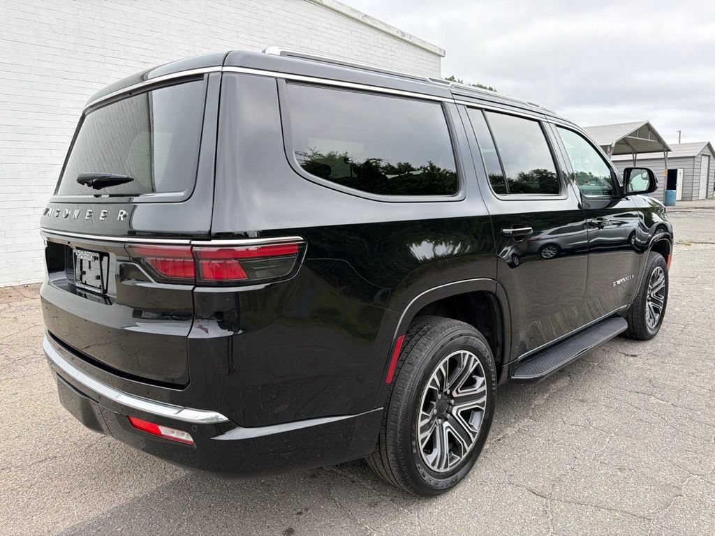 Used 2023 Jeep Wagoneer 4WD Series II w/ Premium Group I image 2