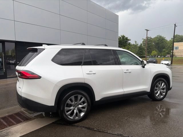 Used 2024 Toyota Grand Highlander AWD Hybrid image 3