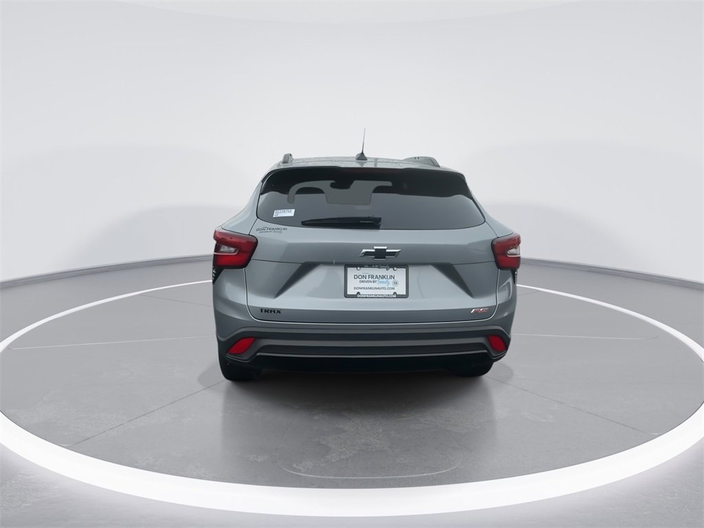 Used 2025 Chevrolet Trax RS w/ Sunroof Package image 7