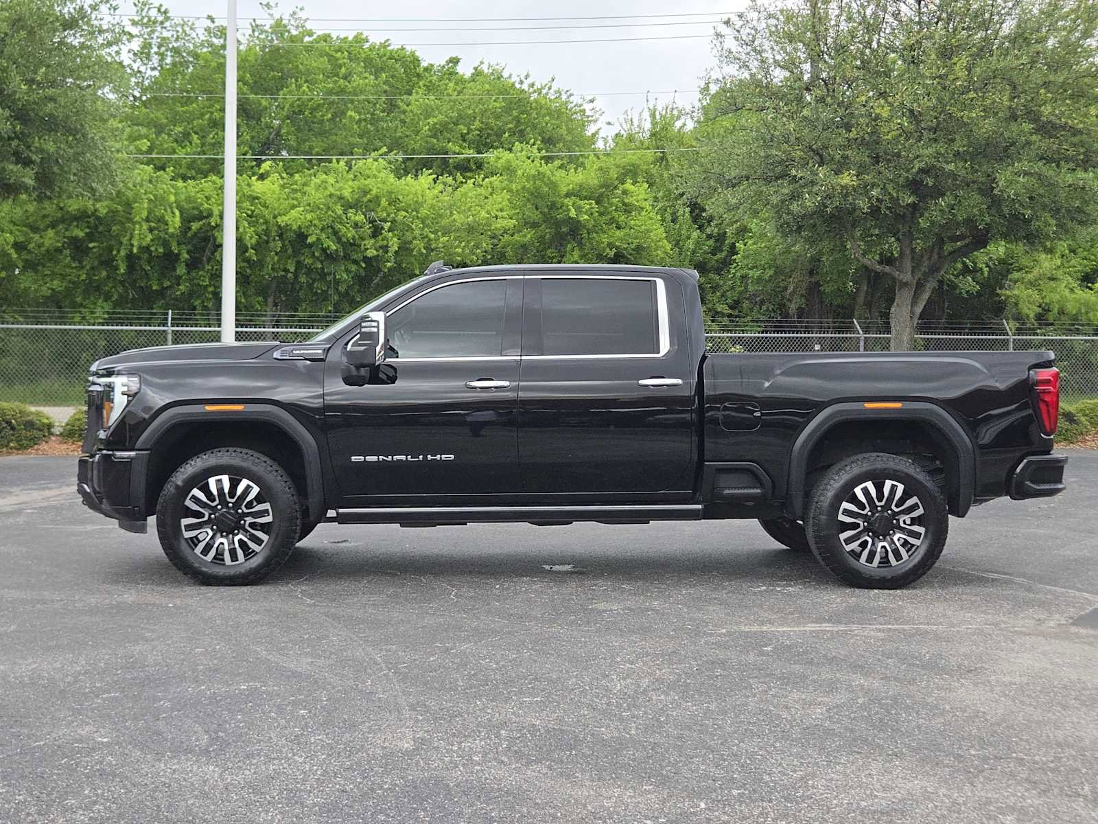 Certified 2024 GMC Sierra 2500 Denali Ultimate w/ Max Trailering Package image 4