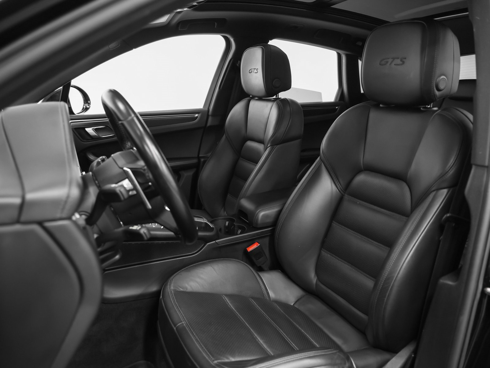 Used 2021 Porsche Macan GTS image 50