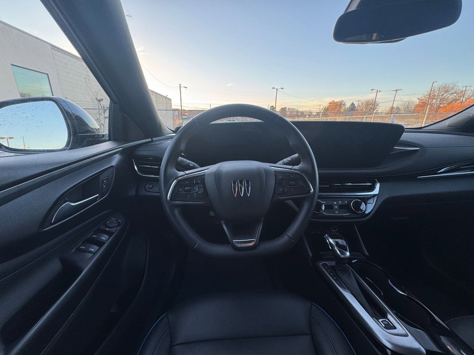 Used 2025 Buick Envista Sport Touring image 32