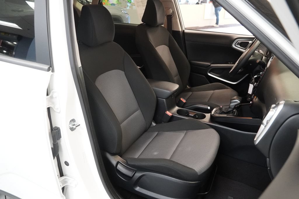 Used 2022 Kia Soul LX FWD image 25