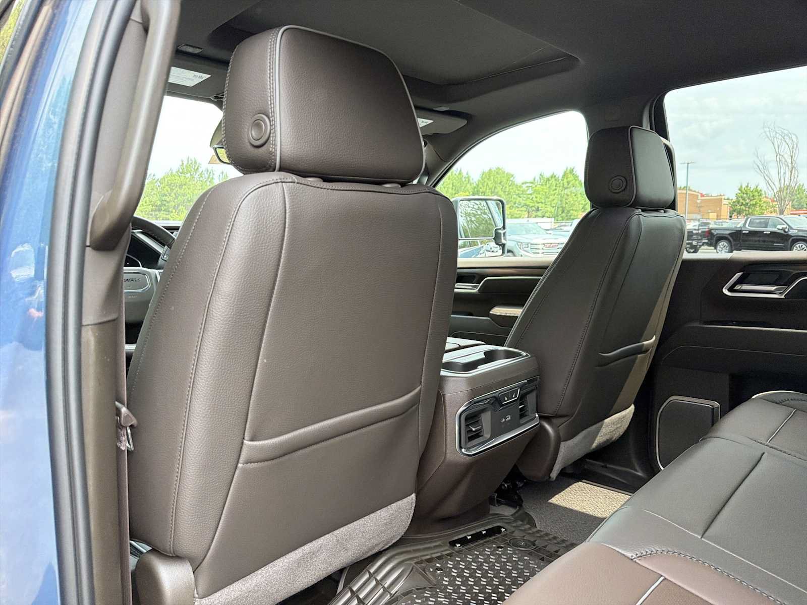 New 2026 GMC Sierra 2500 Denali w/ Denali Reserve Package AWD/4WD image 28