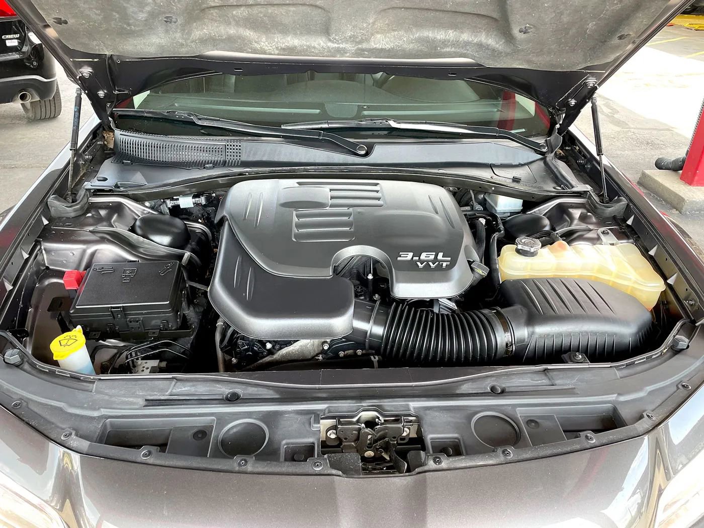 Used 2017 Chrysler 300 Limited image 14