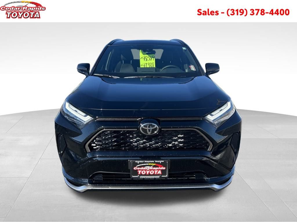 New 2025 Toyota RAV4 SE image 8