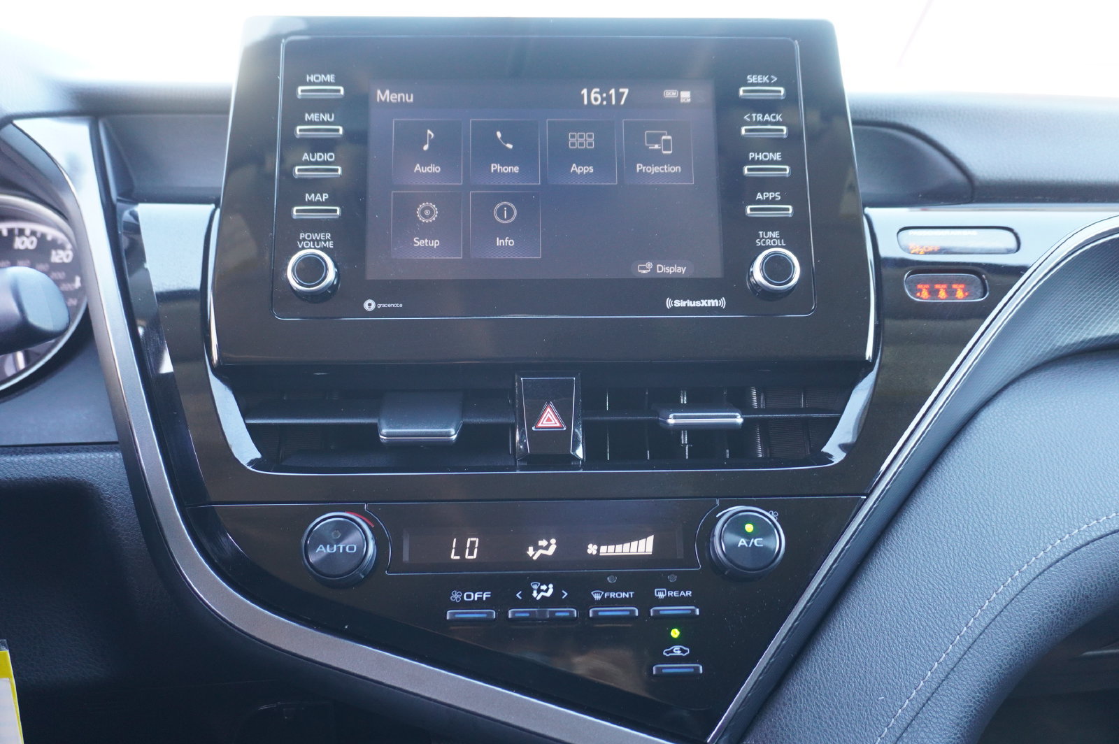 Certified 2021 Toyota Camry SE FWD image 18