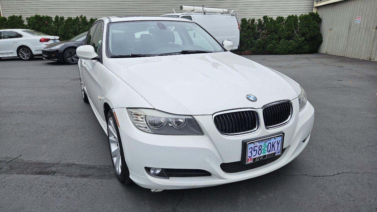 Used 2011 BMW 328i Sedan w/ Premium Pkg image 5