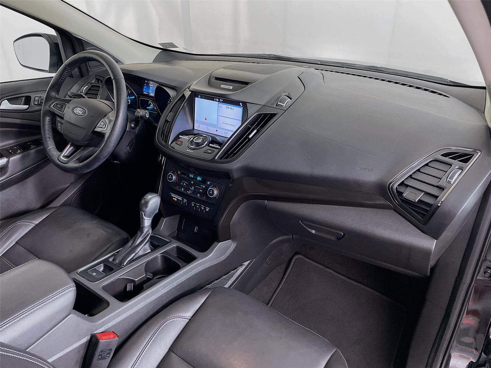 Used 2017 Ford Escape Titanium w/ Equipment Group 301A AWD/4WD image 33