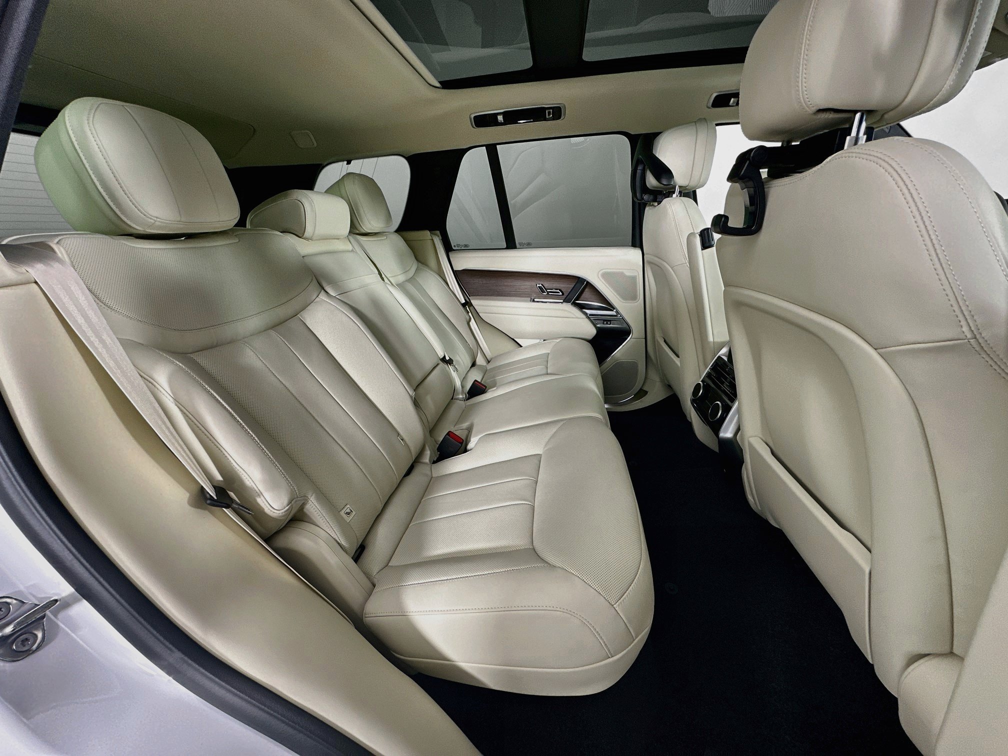 New 2027 Land Rover Range Rover SE AWD/4WD image 24