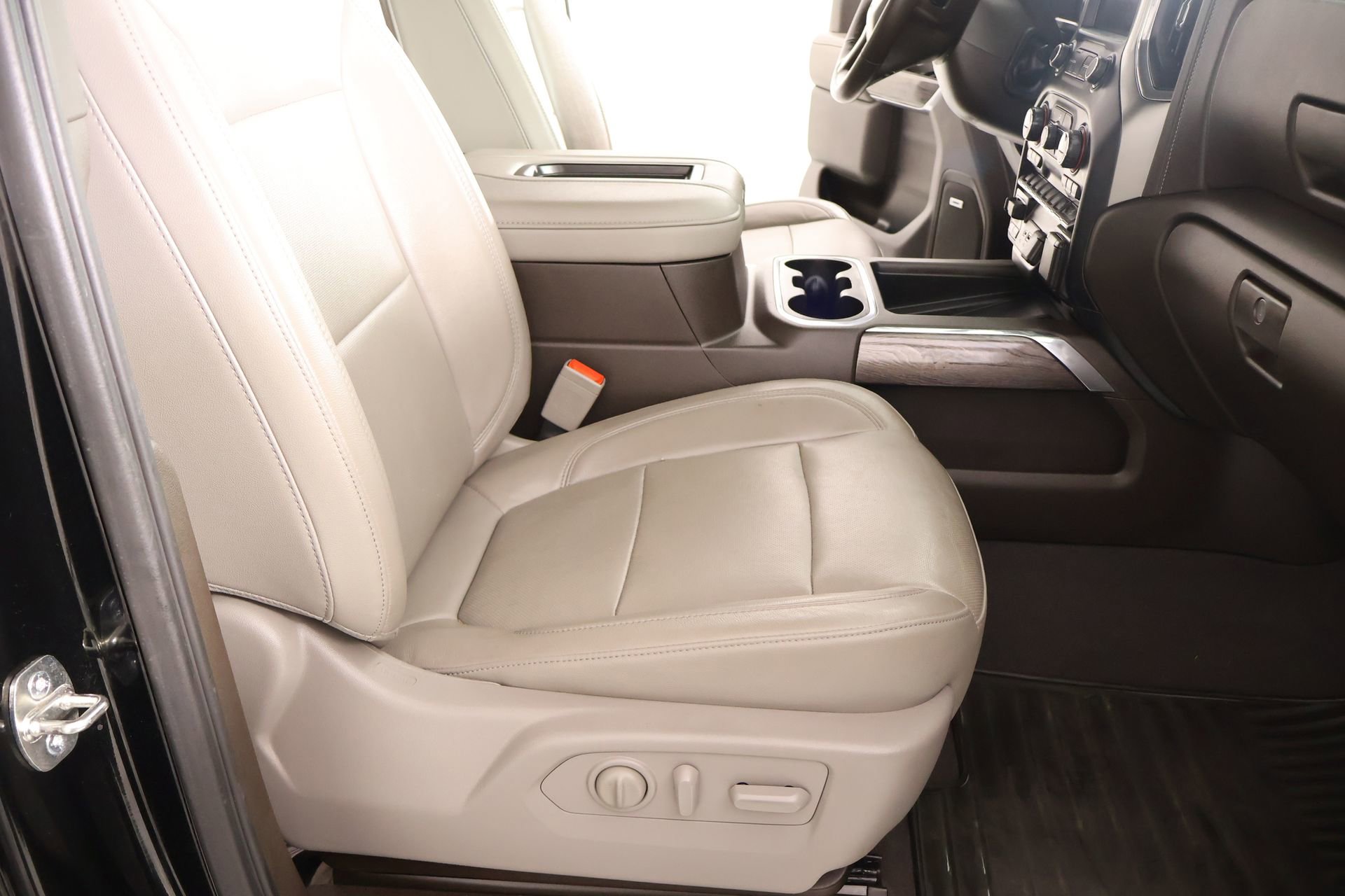 Used 2020 Chevrolet Silverado 2500 LTZ w/ LTZ Texas Edition image 13