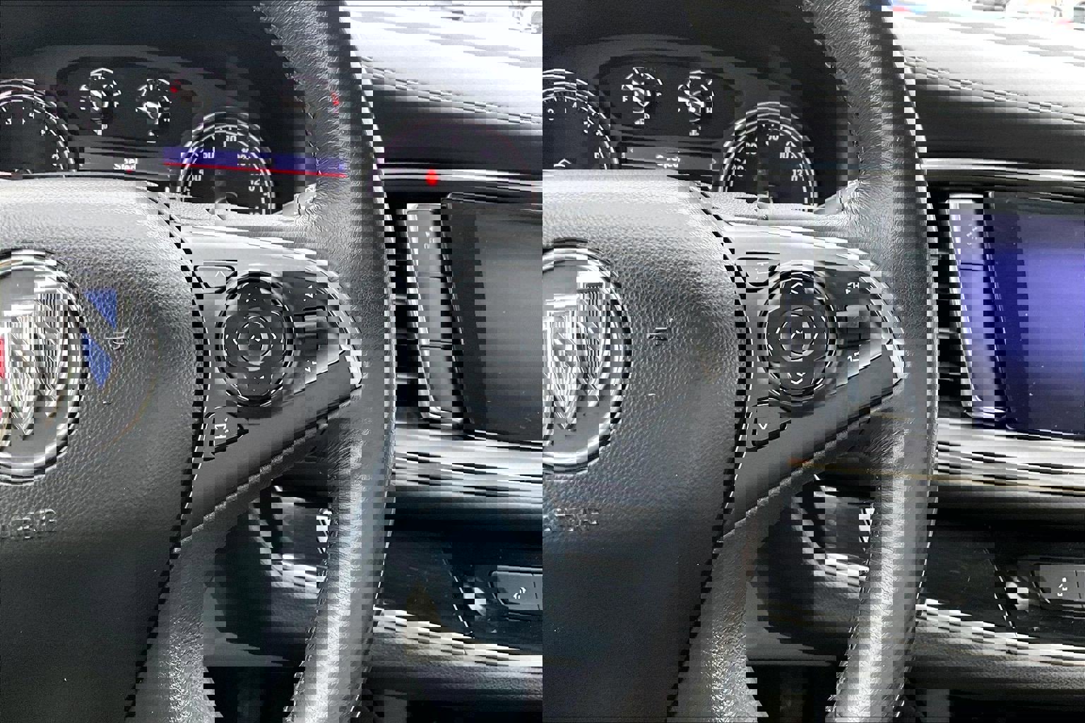 Used 2020 Buick Enclave Premium w/ Sun and Sites Package image 23