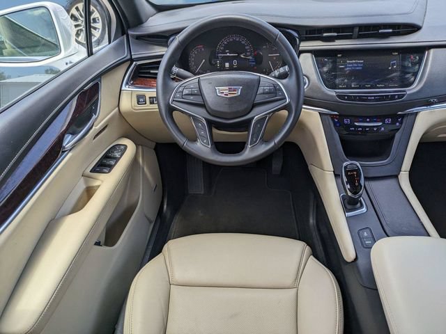 Used 2018 Cadillac XT5 Premium Luxury FWD image 16