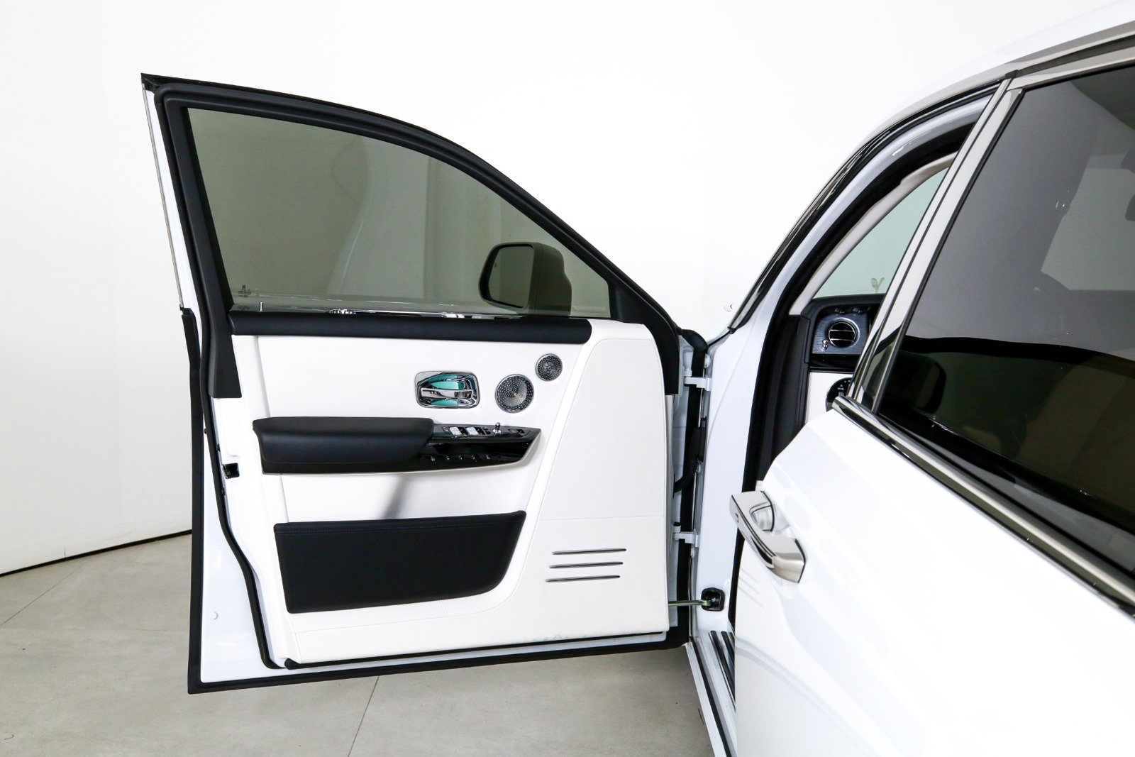 Certified 2024 Rolls-Royce Phantom Sedan RWD image 11