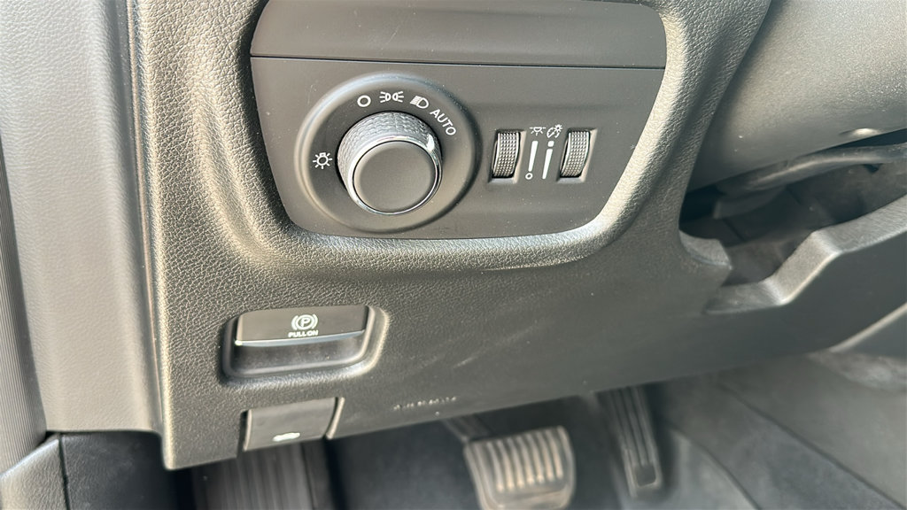 Used 2022 Jeep Grand Cherokee L Laredo AWD/4WD image 13