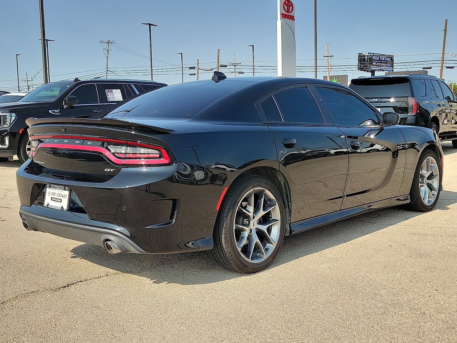 Used 2020 Dodge Charger GT RWD image 4