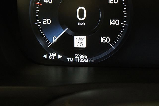 Used 2021 Volvo XC90 T6 Momentum w/ Protection Package Premier image 45