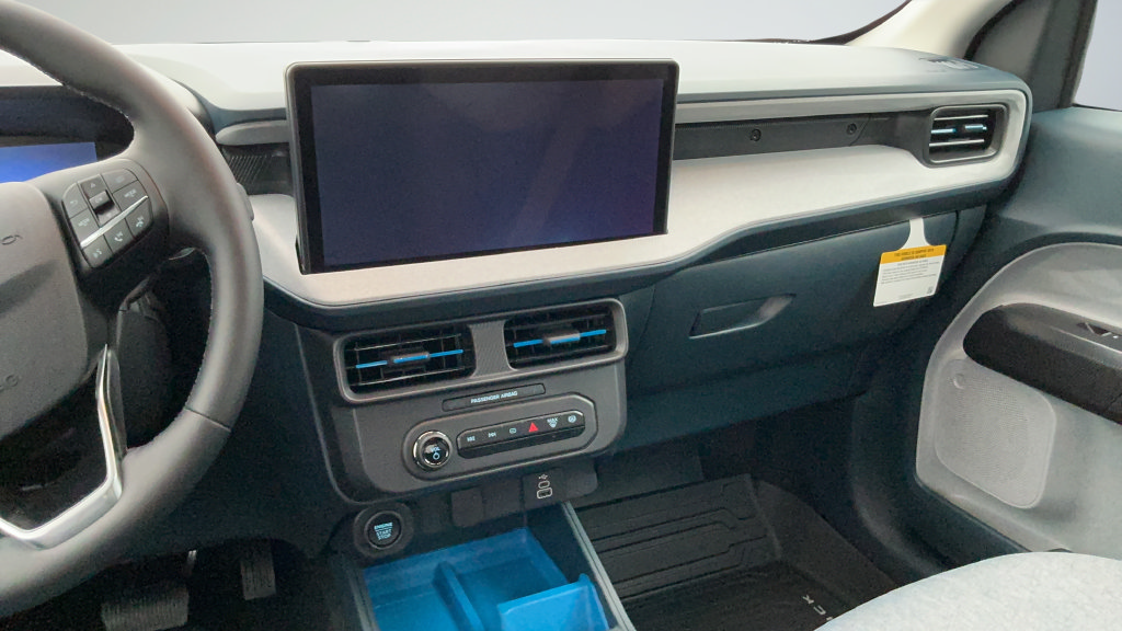 New 2026 Ford Maverick XLT w/ XLT Luxury Package FWD image 6