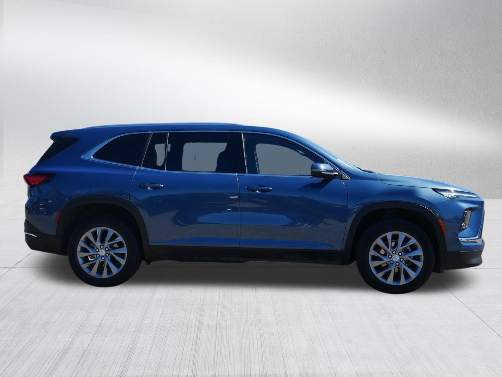 Used 2025 Buick Enclave Preferred image 8