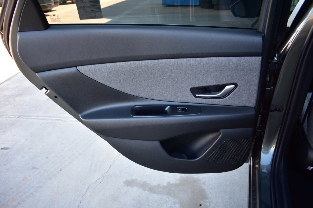 New 2026 Hyundai Elantra SEL Sport FWD image 19