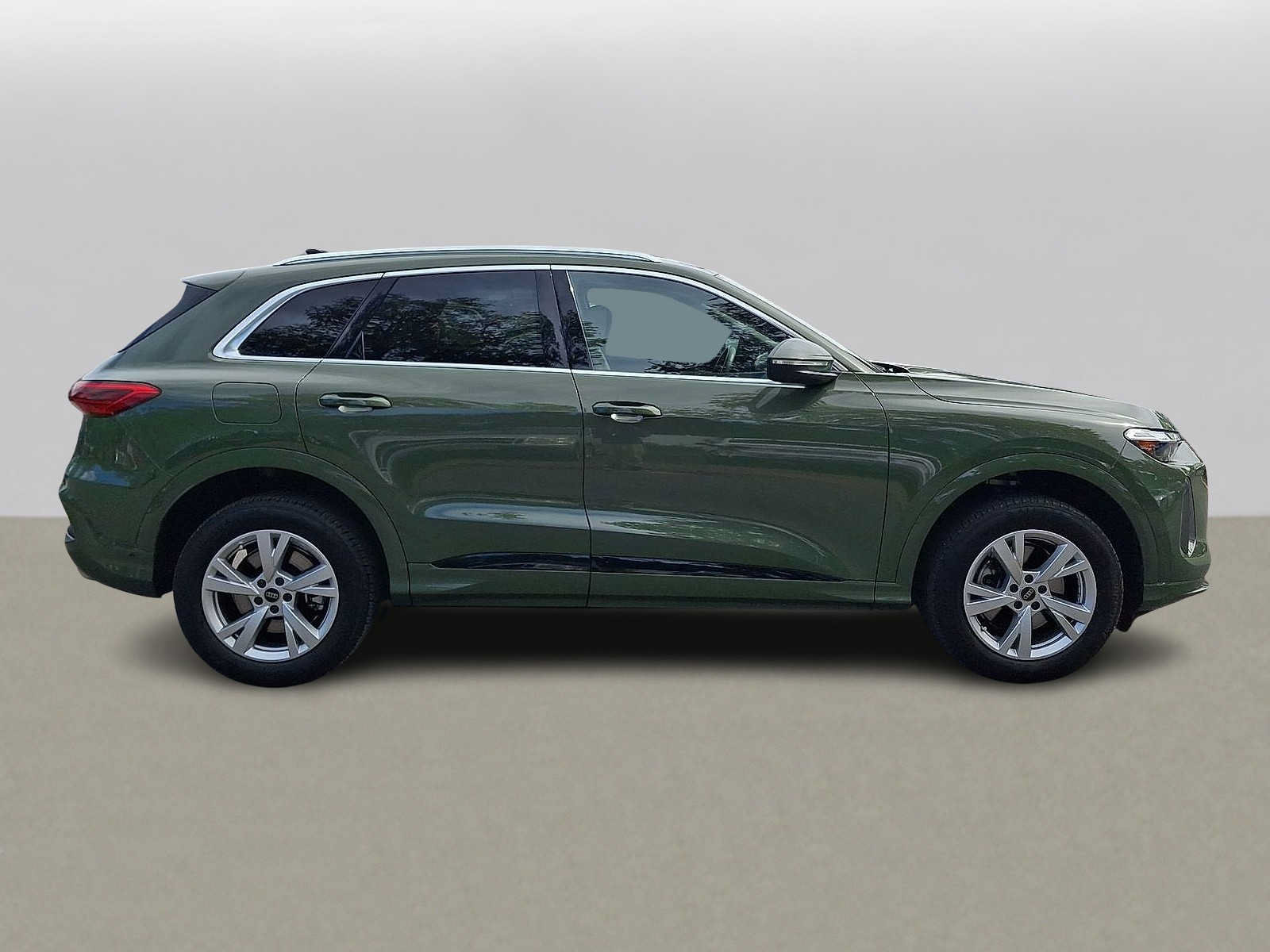 Certified 2025 Audi Q5 Premium w/ Convenience Package AWD/4WD image 32