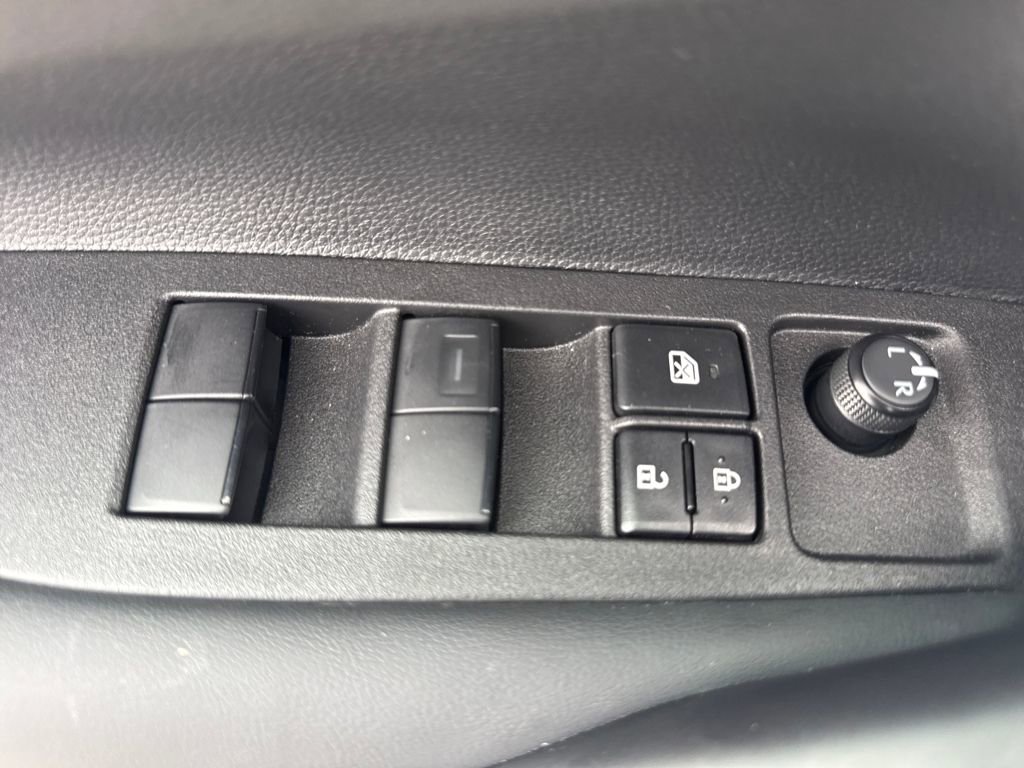 Used 2025 Toyota Corolla SE image 15
