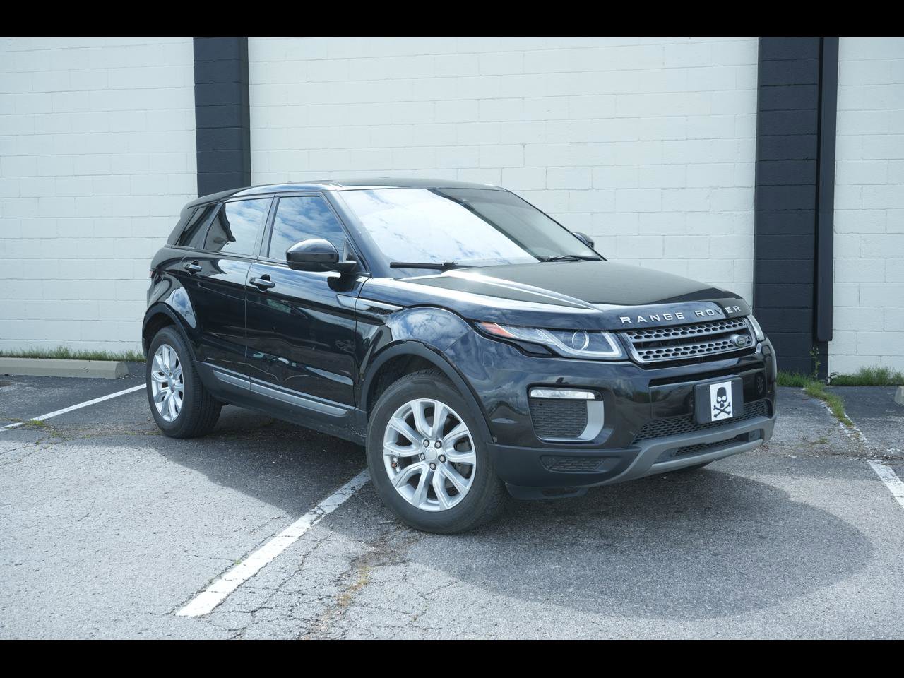 Used 2016 Land Rover Range Rover Evoque SE image 1