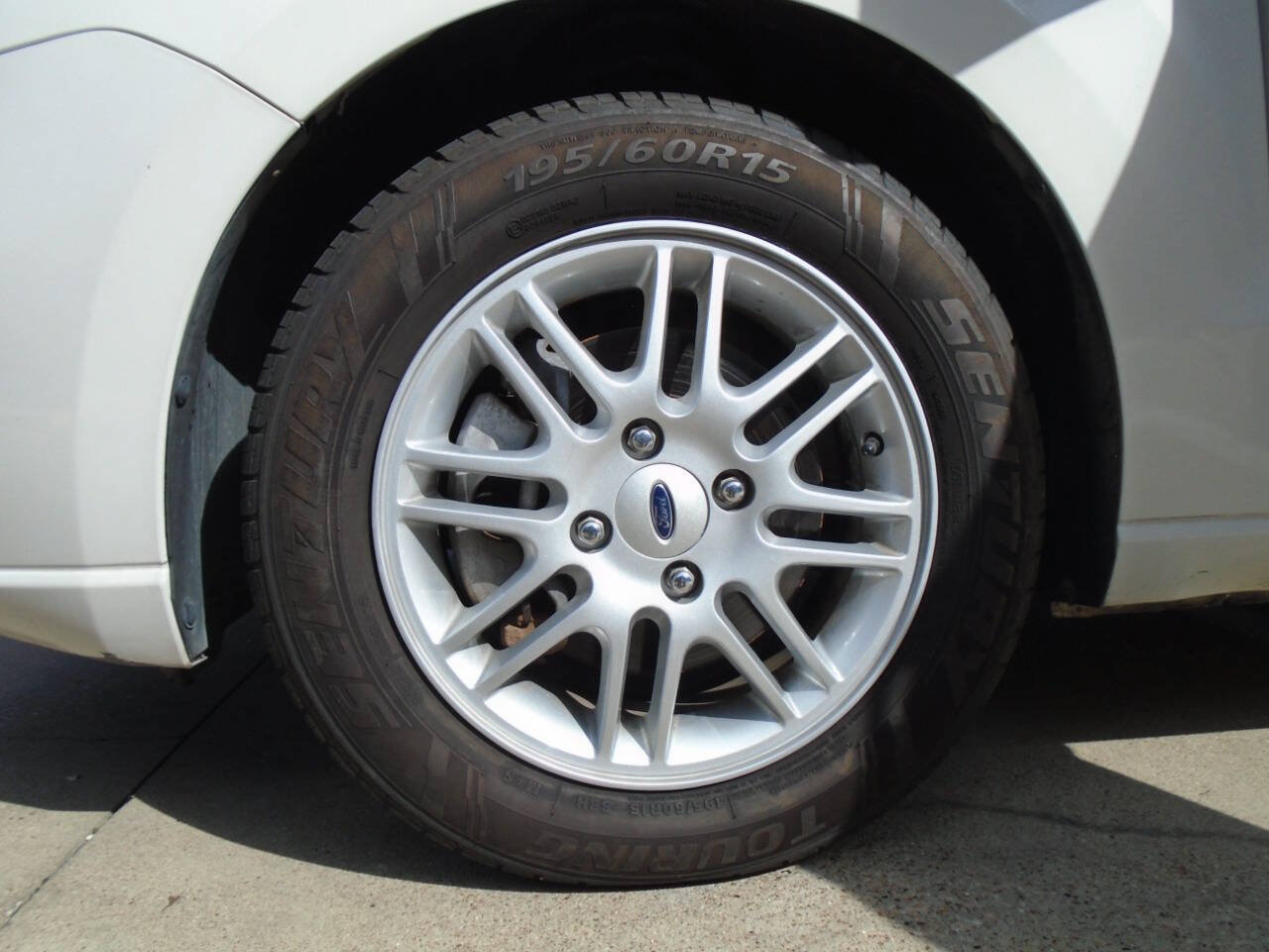 Used 2009 Ford Focus SE FWD image 27