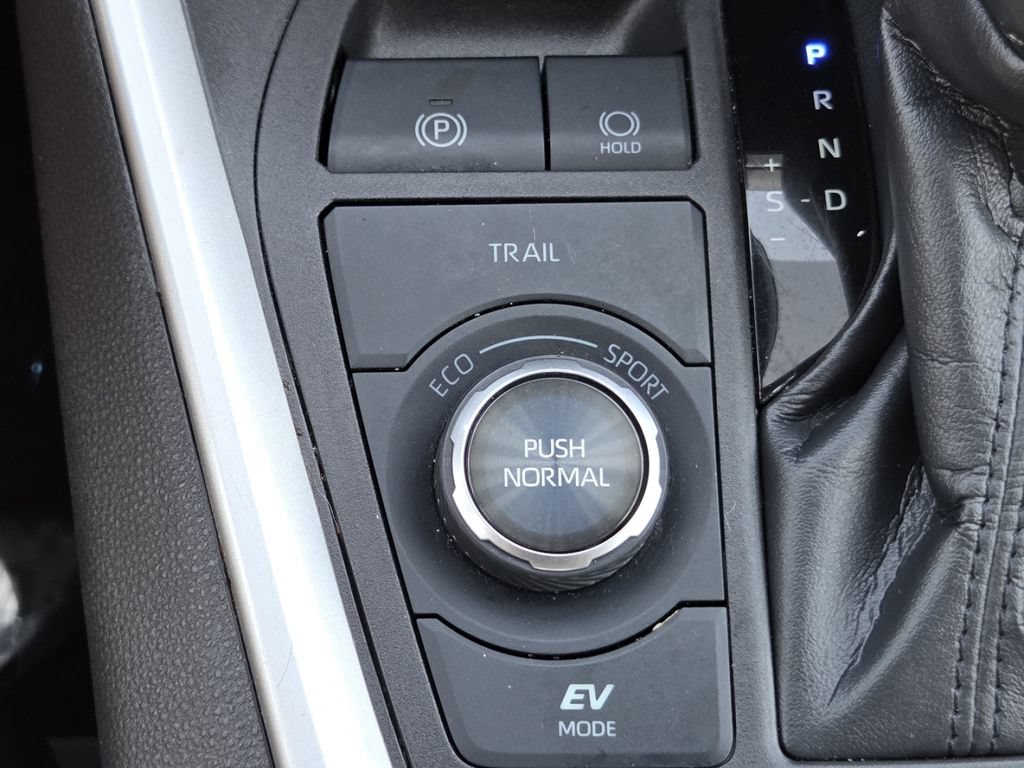 Used 2022 Toyota RAV4 XSE AWD/4WD image 8