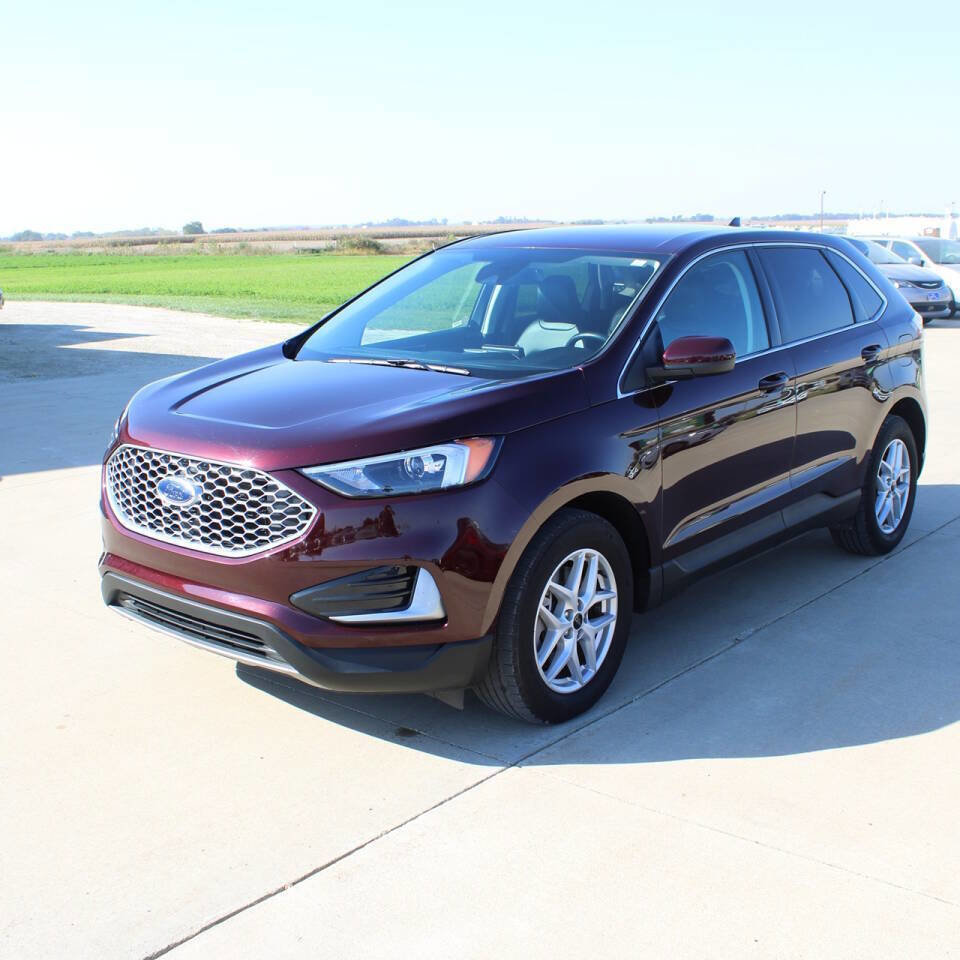 Used 2024 Ford Edge SEL image 1