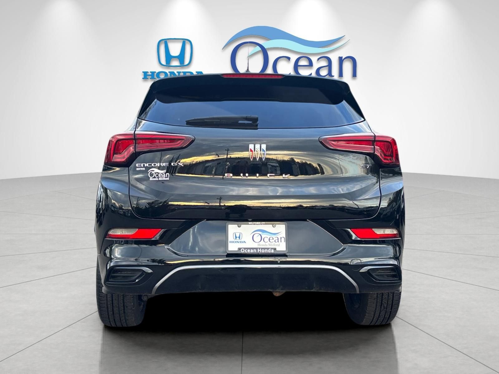 Used 2024 Buick Encore GX Sport Touring w/ Comfort Package AWD/4WD image 4