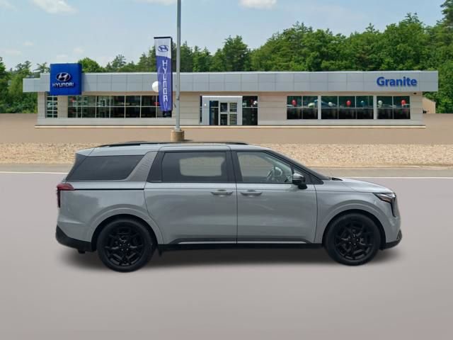 Used 2025 Kia Carnival SX Prestige image 6