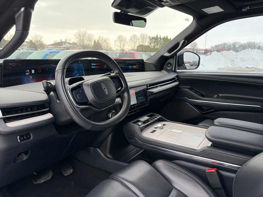 Used 2025 Lincoln Navigator L Reserve w/ Jet Appearance Package AWD/4WD image 13