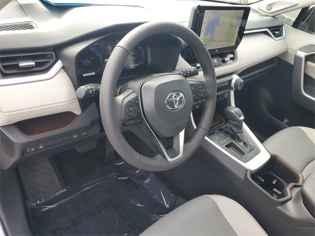 Used 2025 Toyota RAV4 Limited image 15