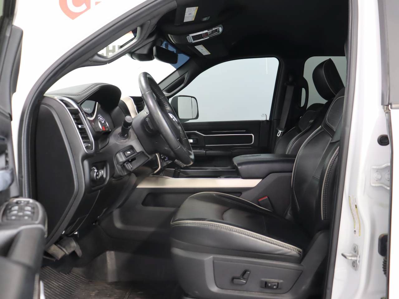 Used 2019 RAM 2500 Laramie w/ Night Edition AWD/4WD image 8