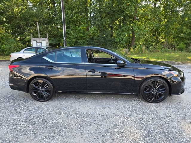 Used 2023 Nissan Altima 2.5 SR w/ SR Premium Package FWD image 9