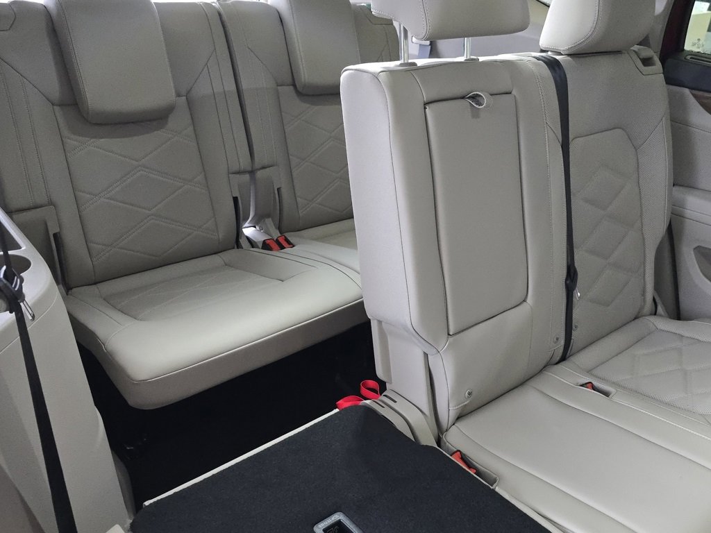 New 2024 Volkswagen Atlas SE image 13