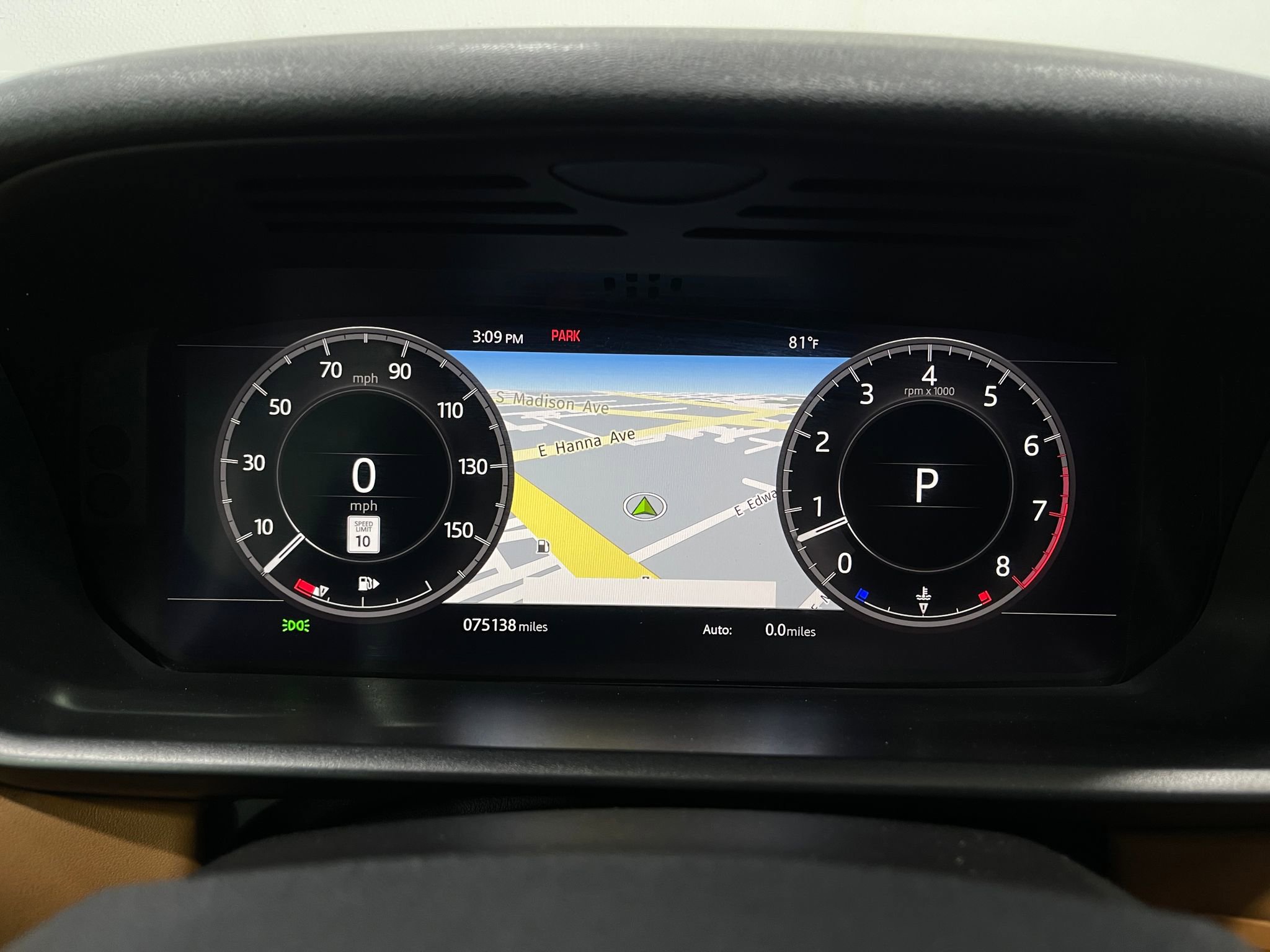 Used 2018 Land Rover Discovery HSE Luxury AWD/4WD image 23