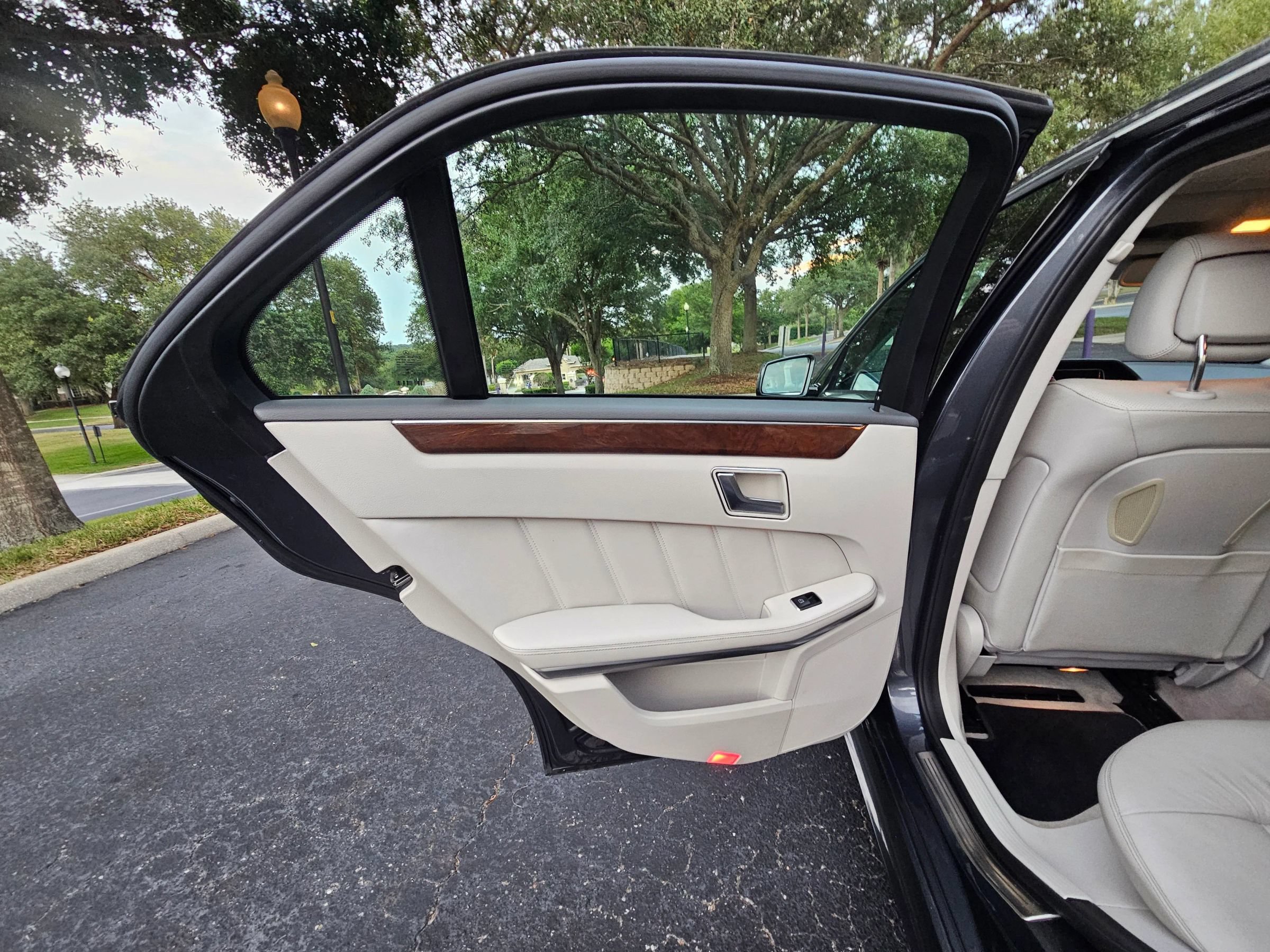 Used 2016 Mercedes-Benz E 350 Sedan image 35