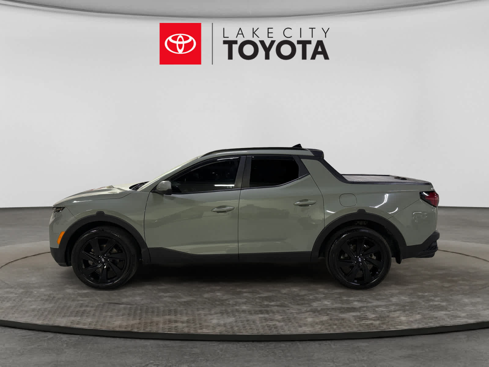 Used 2022 Hyundai Santa Cruz Limited AWD/4WD image 3