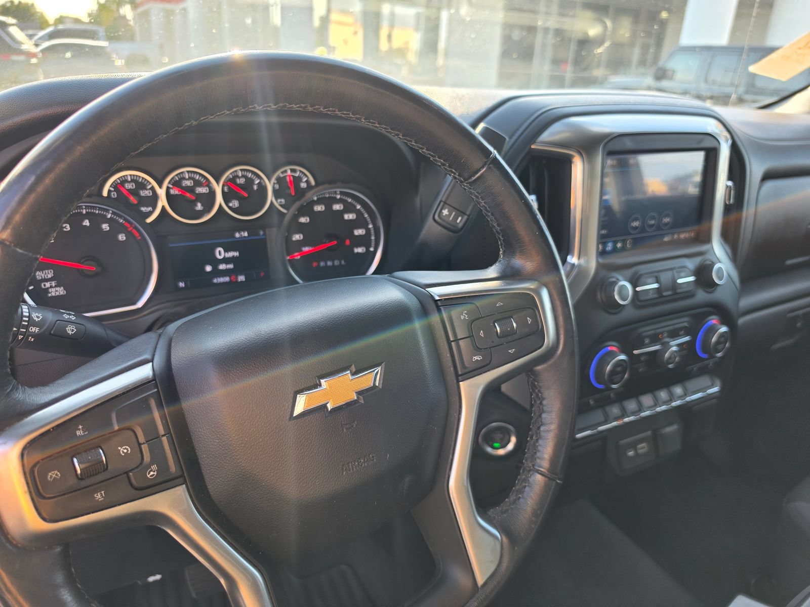 Used 2021 Chevrolet Silverado 1500 LT AWD/4WD image 6